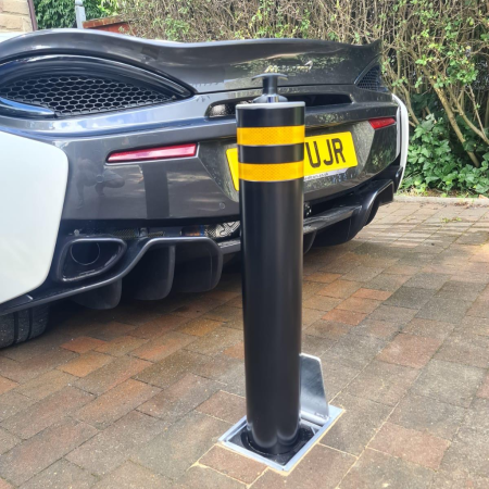 114 670 Lift Assisted Telescopic Bollard (Black)
